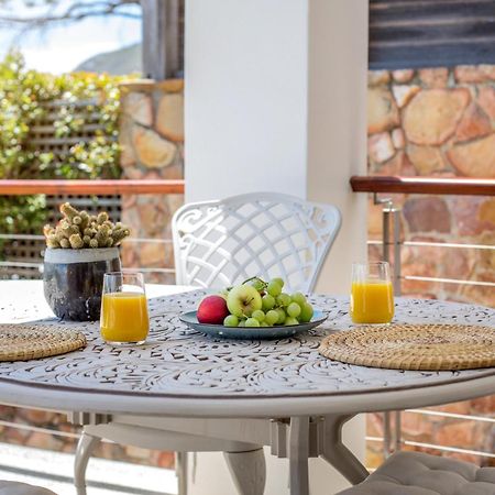 Far Horizons Camps Bay Hotel Кейптаун Екстериор снимка