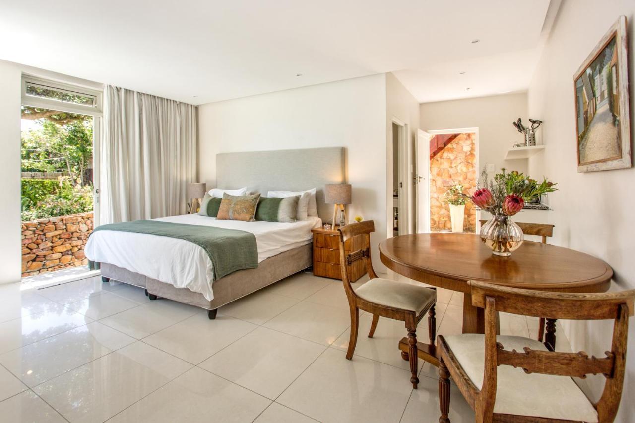 Far Horizons Camps Bay Hotel Кейптаун Екстериор снимка