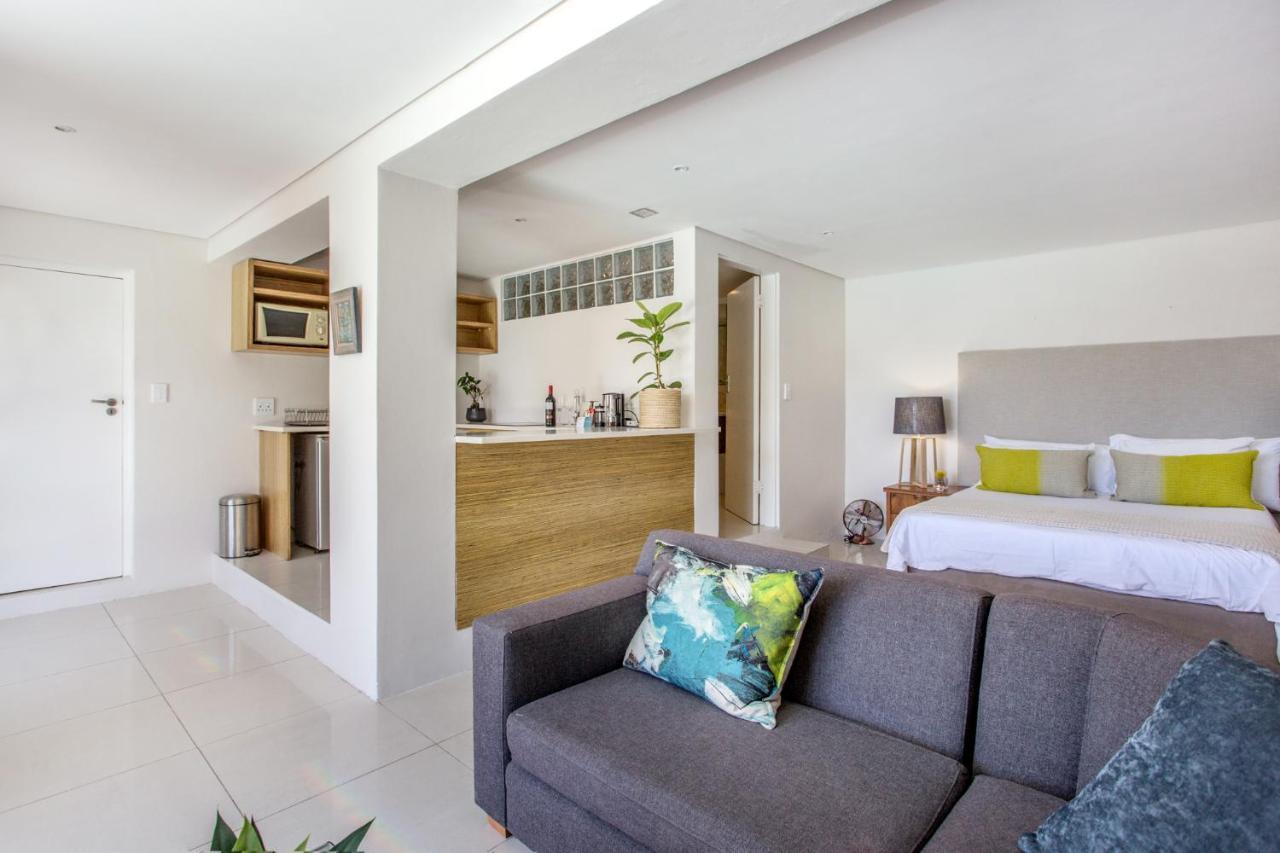 Far Horizons Camps Bay Hotel Кейптаун Екстериор снимка