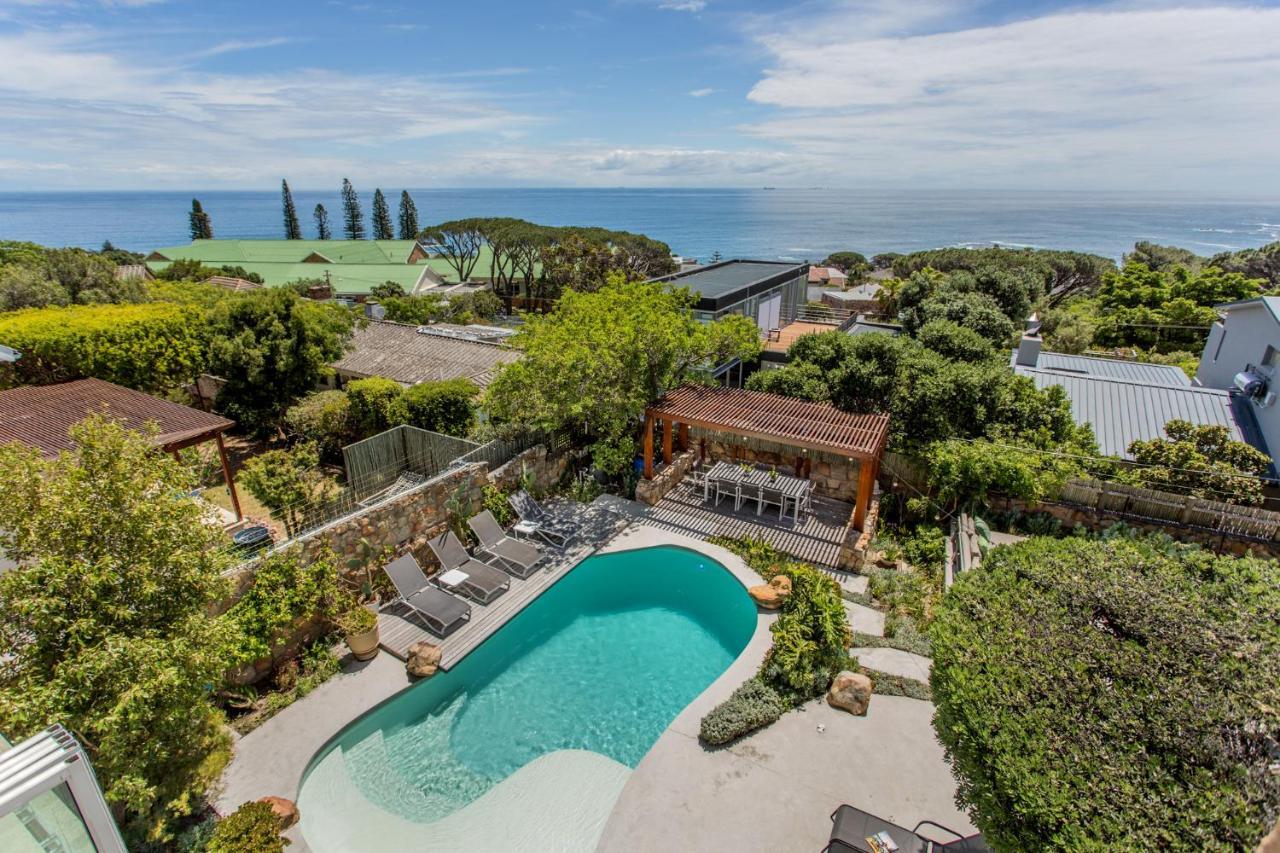 Far Horizons Camps Bay Hotel Кейптаун Екстериор снимка