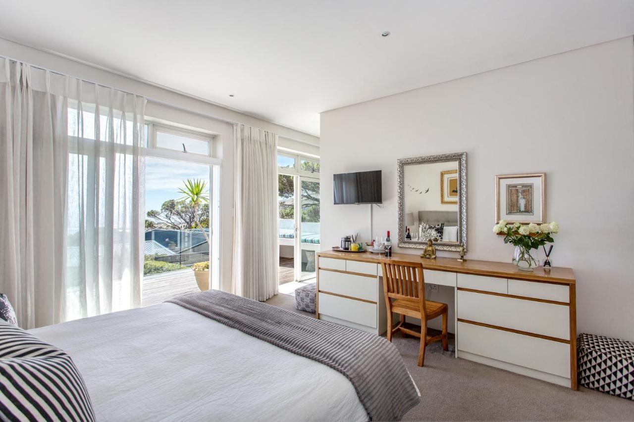 Far Horizons Camps Bay Hotel Кейптаун Екстериор снимка