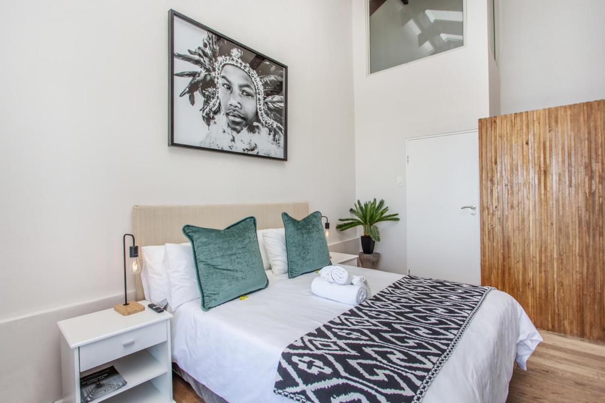 Far Horizons Camps Bay Hotel Кейптаун Екстериор снимка