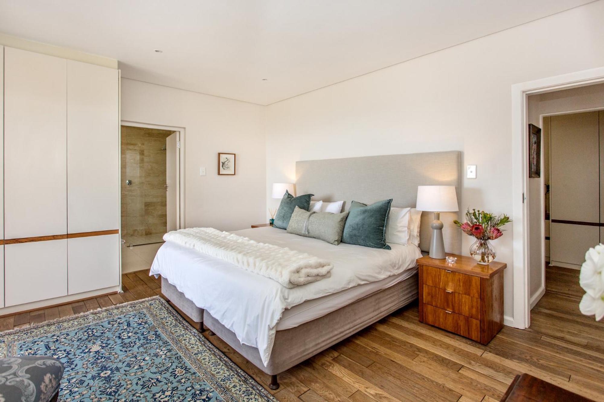 Far Horizons Camps Bay Hotel Кейптаун Екстериор снимка