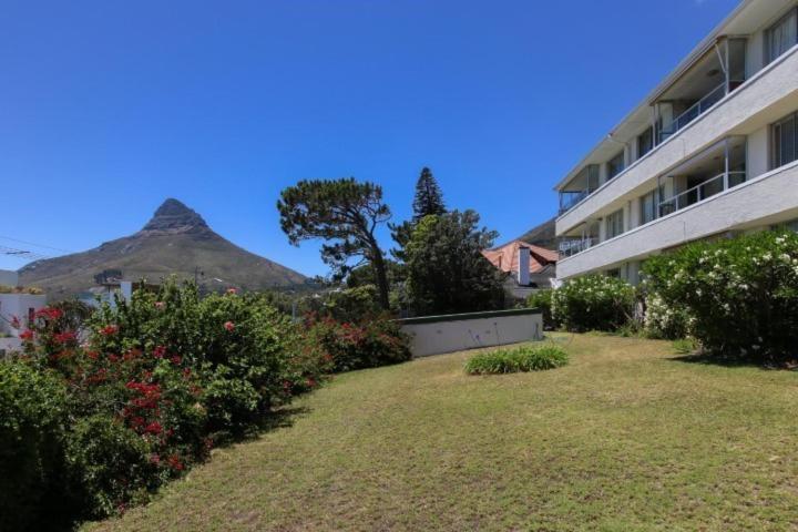 Far Horizons Camps Bay Hotel Кейптаун Стая снимка